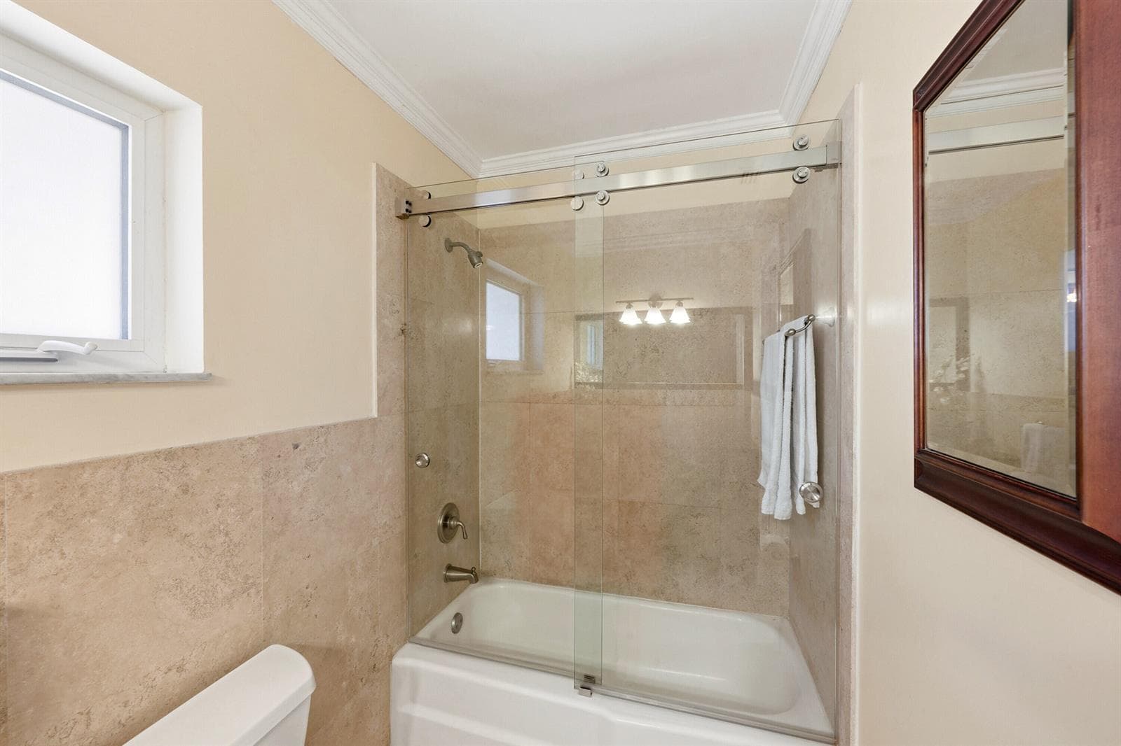 Pirmary En-Suite Bathroom