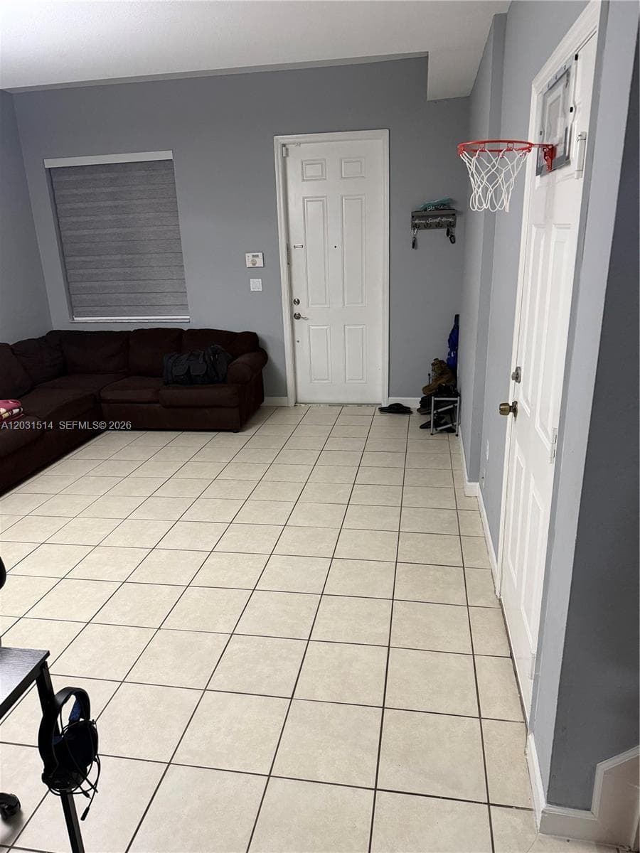 901 NE 42nd Ave photo 12