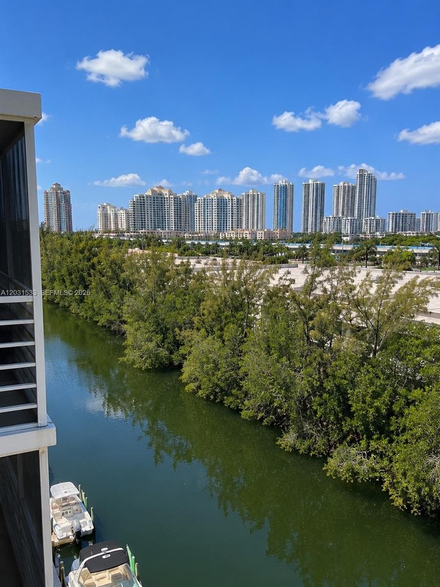EASTERN SHORES WHITE HOUS · #805 in North Miami Beach - Photo 4