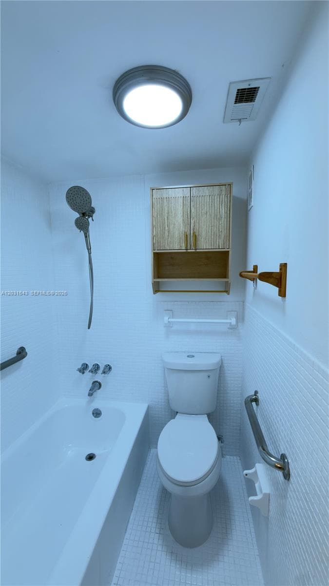 EASTERN SHORES WHITE HOUS · #805 in North Miami Beach - Photo 16