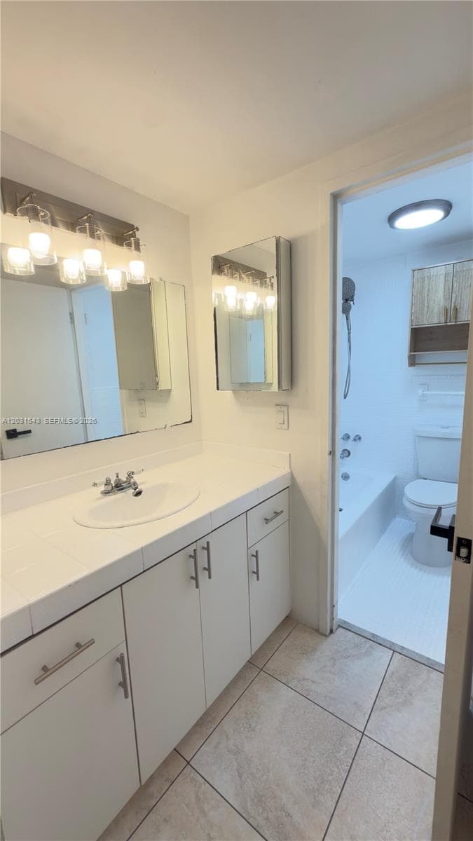 EASTERN SHORES WHITE HOUS · #805 in North Miami Beach - Photo 15