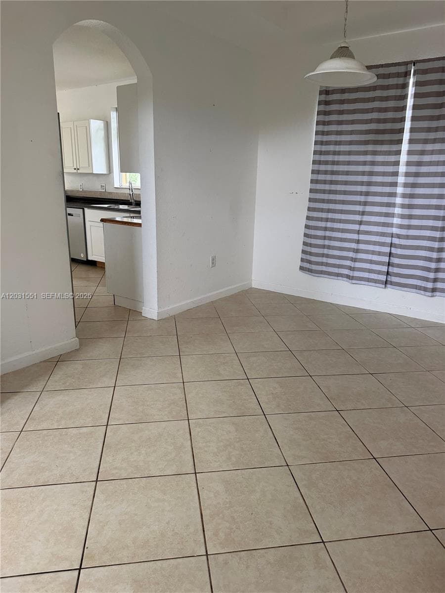 3581 NE 11th Dr #0 photo 4