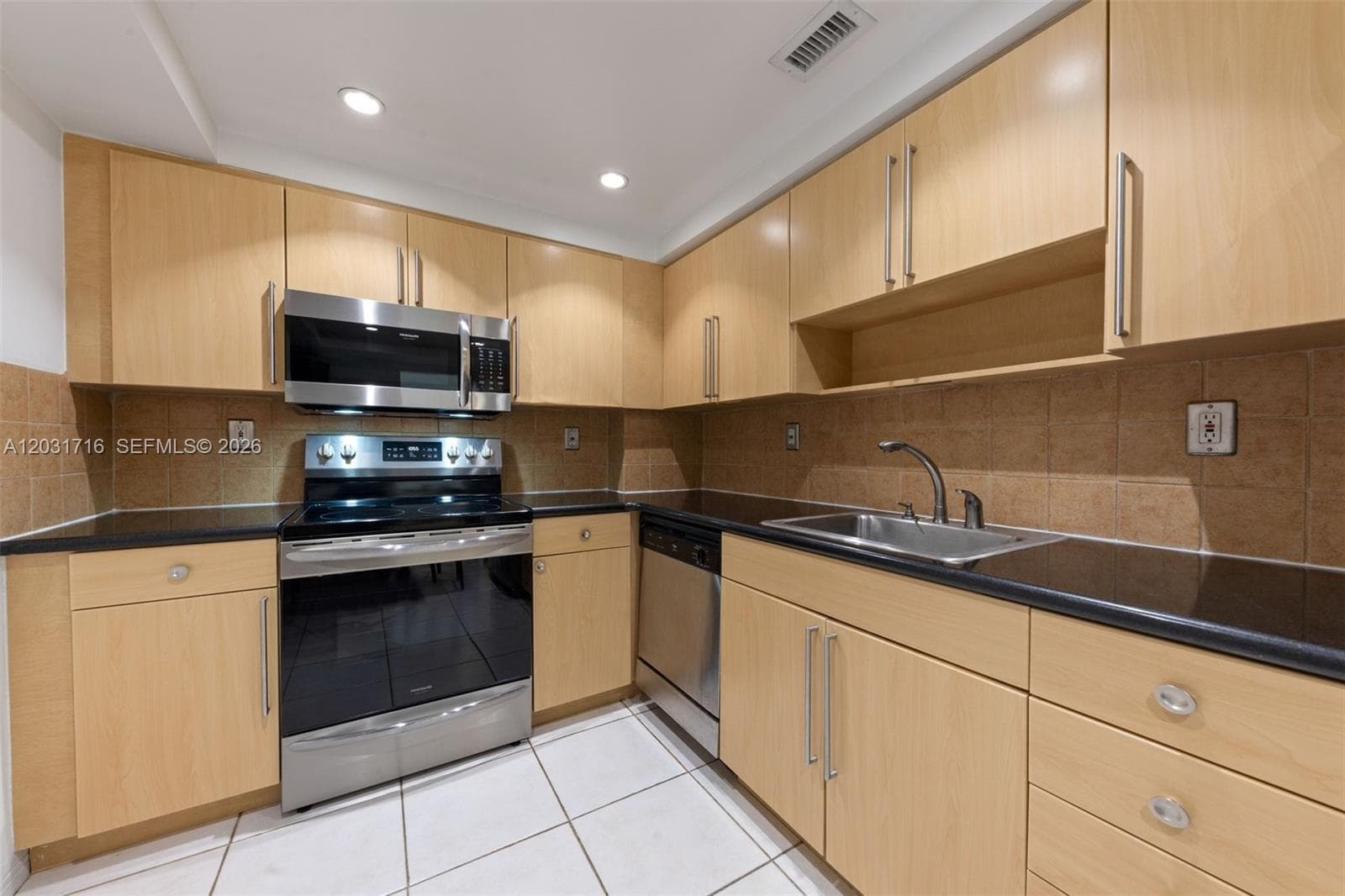 Island Pointe condo · #5E in Bay Harbor Islands - Photo 9
