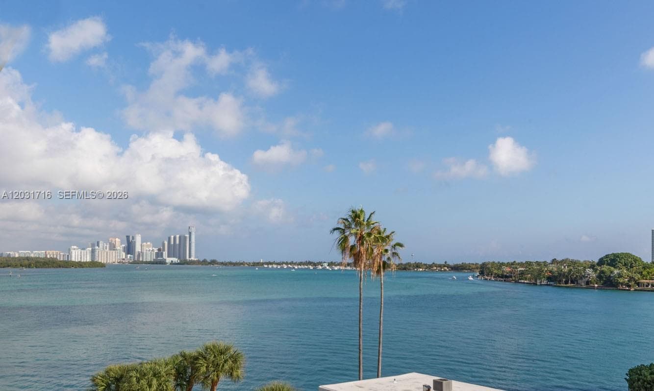Island Pointe condo · #5E in Bay Harbor Islands - Photo 4