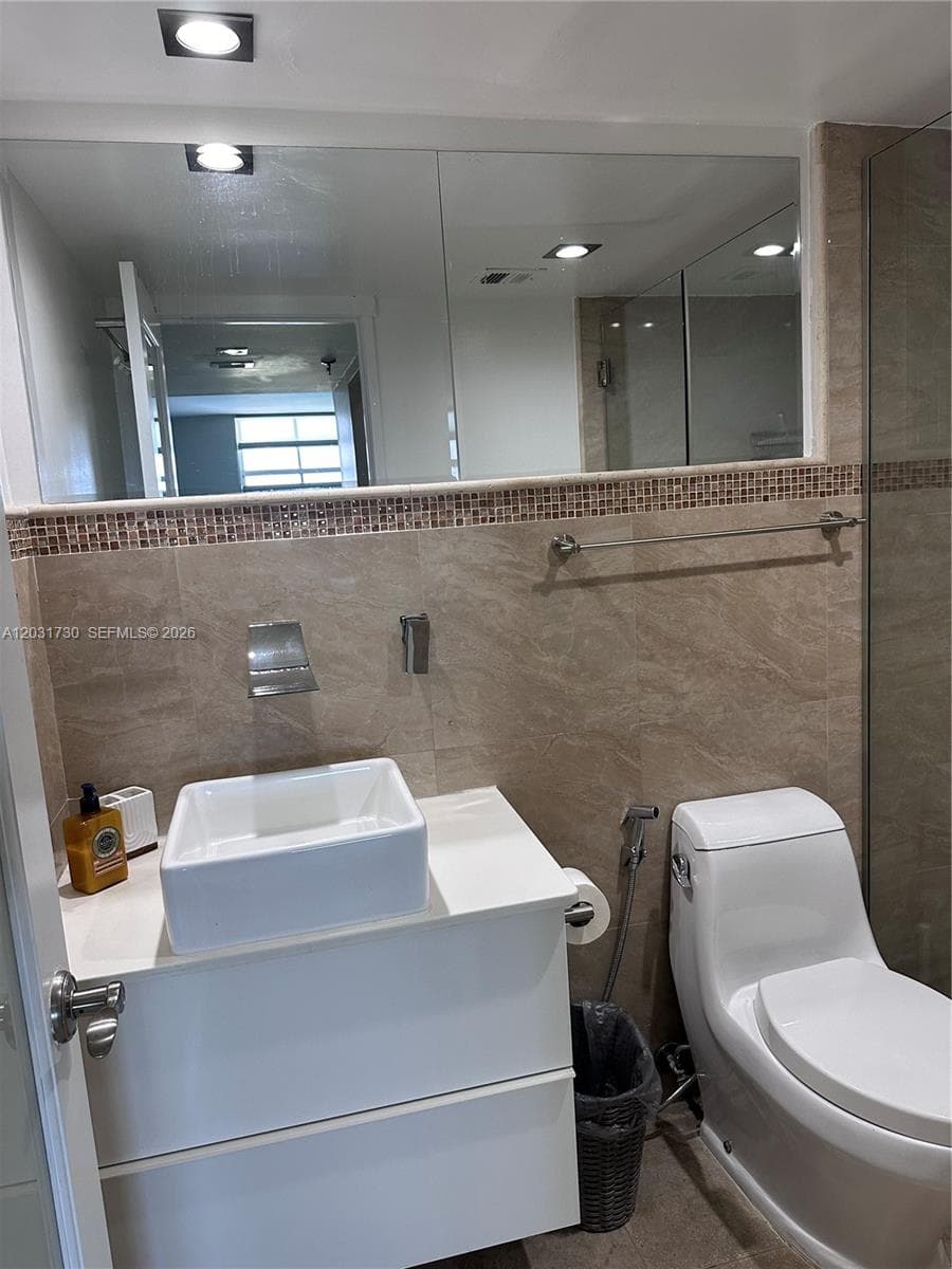 LA RIVE GAUCHE CONDO · #1203 in Miami Beach - Photo 13