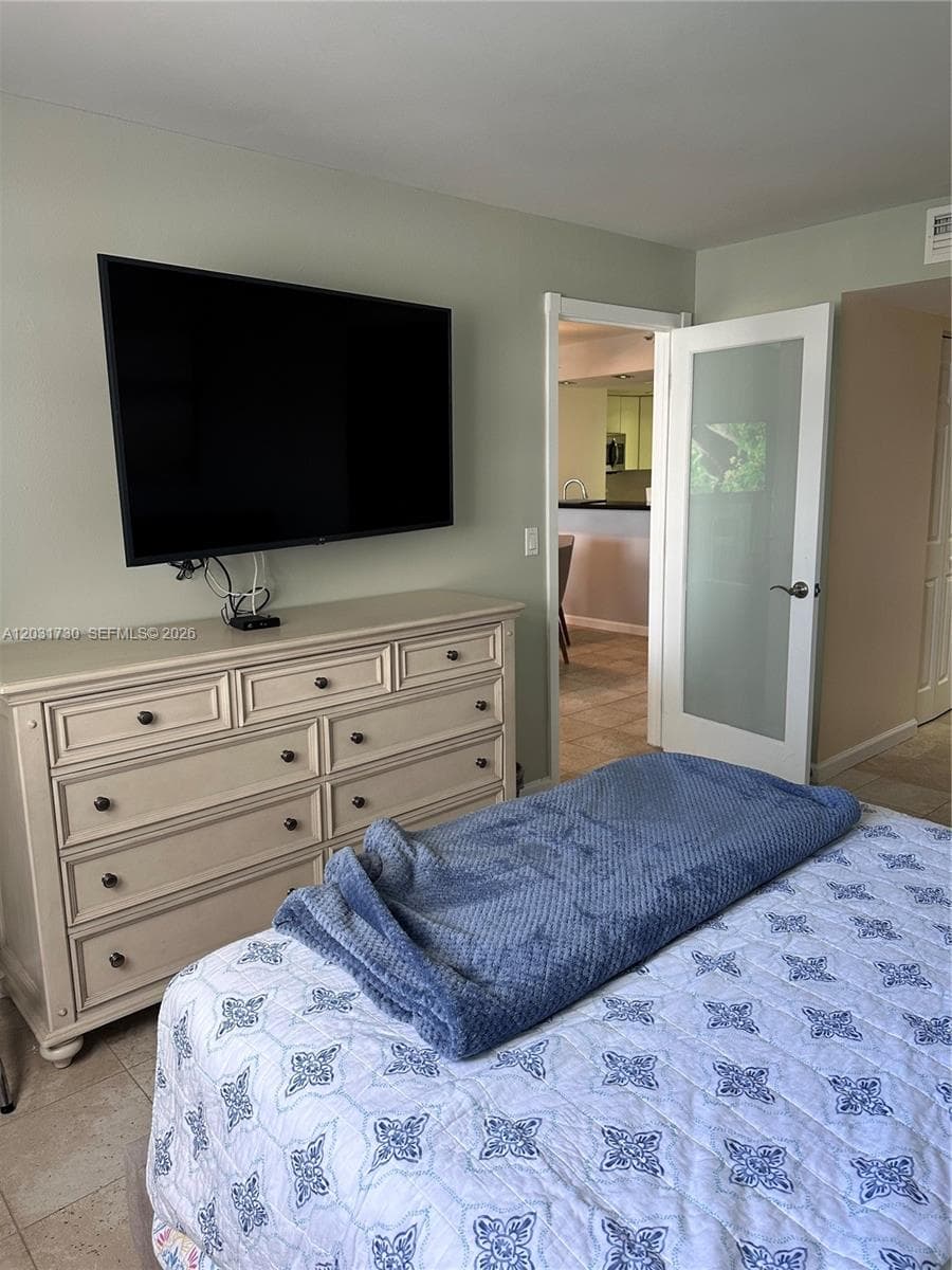 LA RIVE GAUCHE CONDO · #1203 in Miami Beach - Photo 12