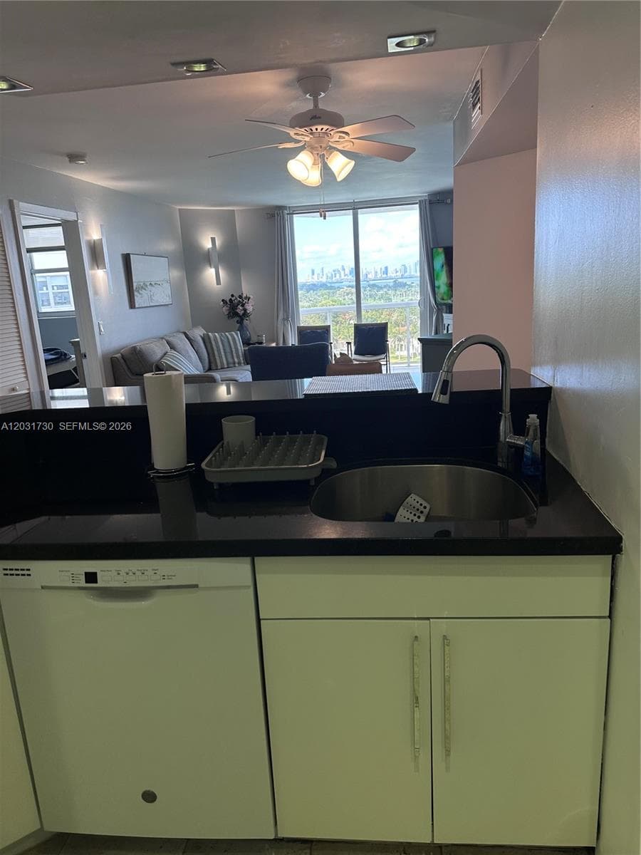 LA RIVE GAUCHE CONDO · #1203 in Miami Beach - Photo 10