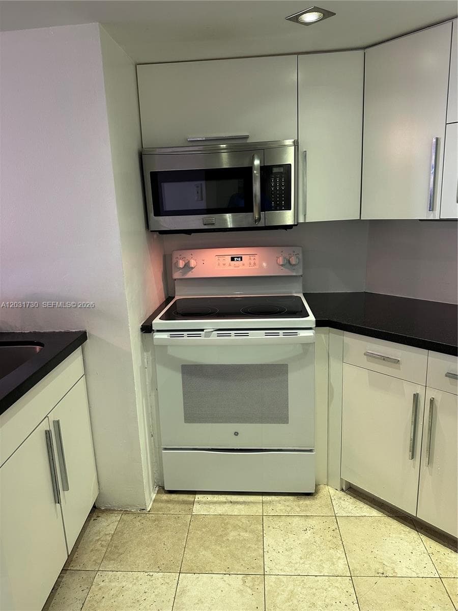 LA RIVE GAUCHE CONDO · #1203 in Miami Beach - Photo 8