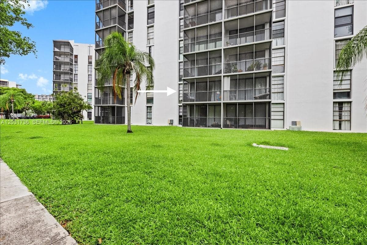 BRAVURA 2 CONDO · #209 in Aventura - Photo 3