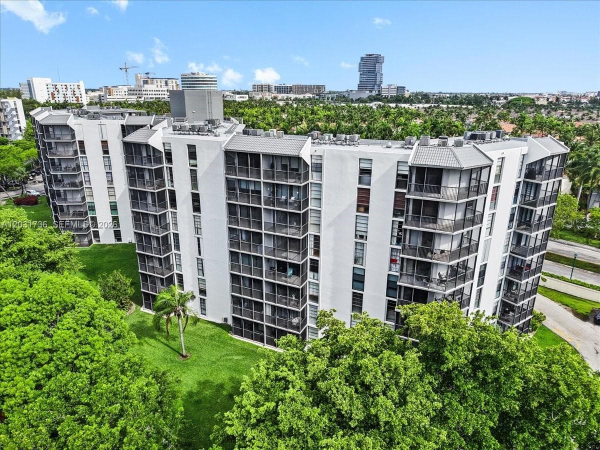 BRAVURA 2 CONDO · #209 in Aventura - Photo 32