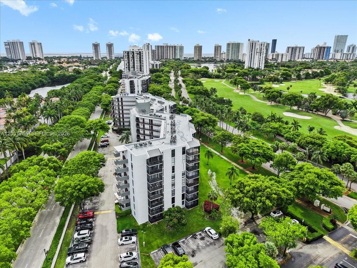 BRAVURA 2 CONDO · #209 in Aventura - Photo 28
