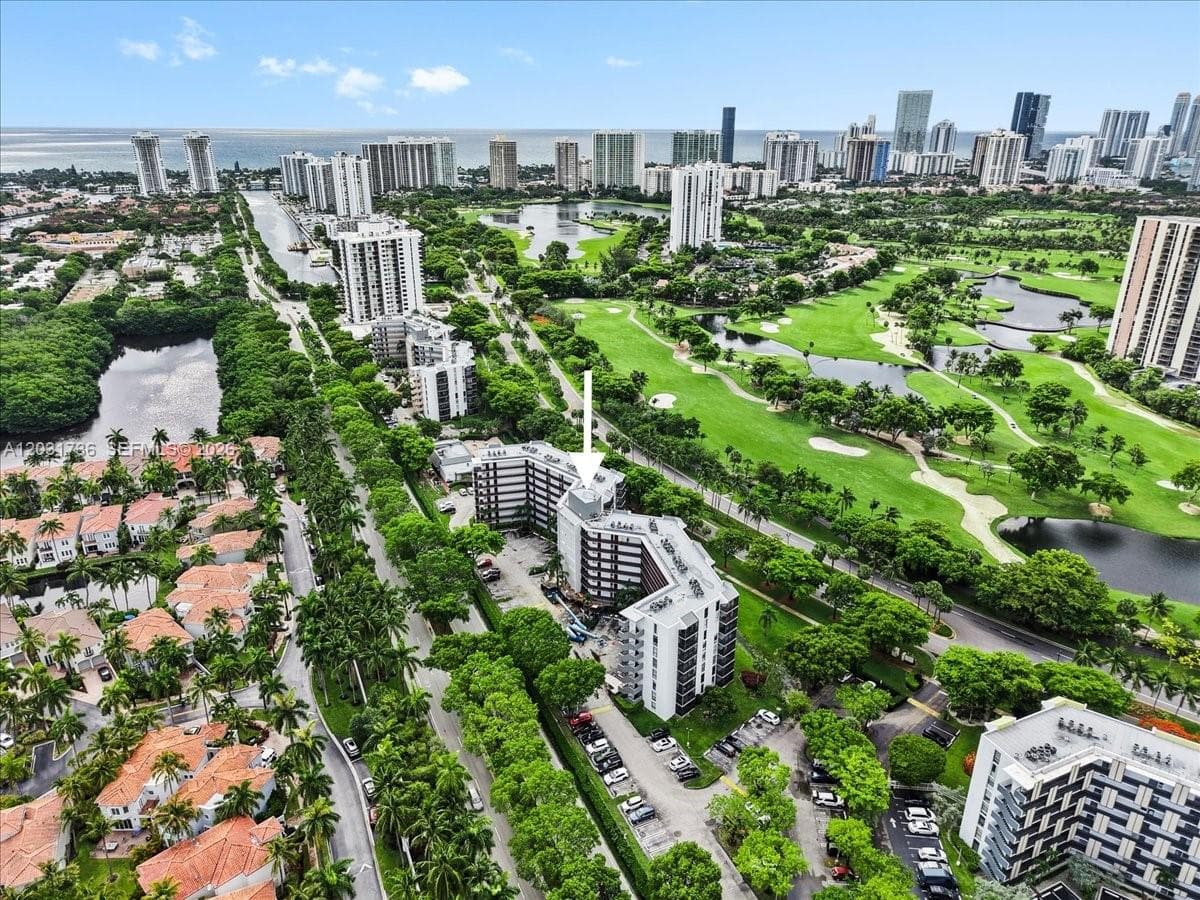 BRAVURA 2 CONDO · #209 in Aventura - Photo 31