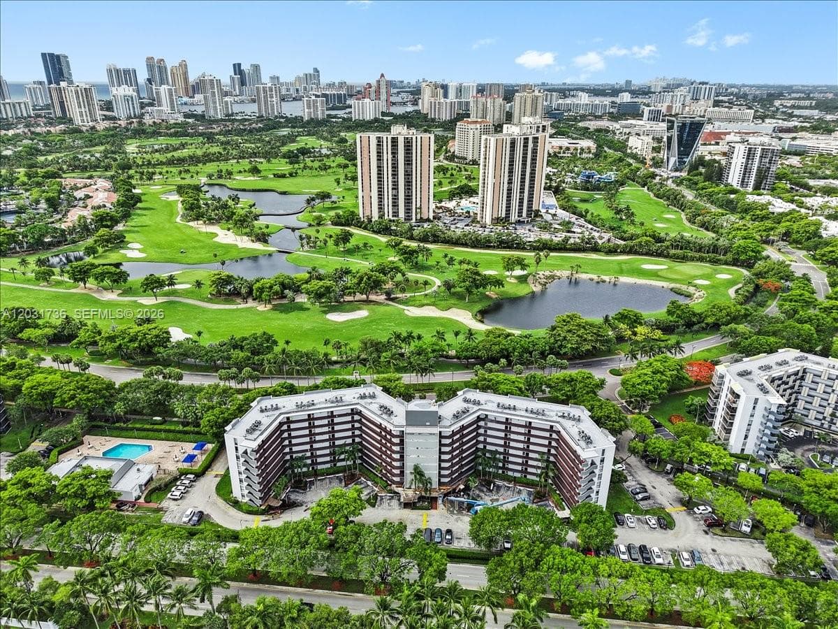 BRAVURA 2 CONDO · #209 in Aventura - Photo 29