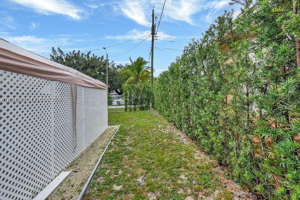 600 NW 34th Ave photo 30