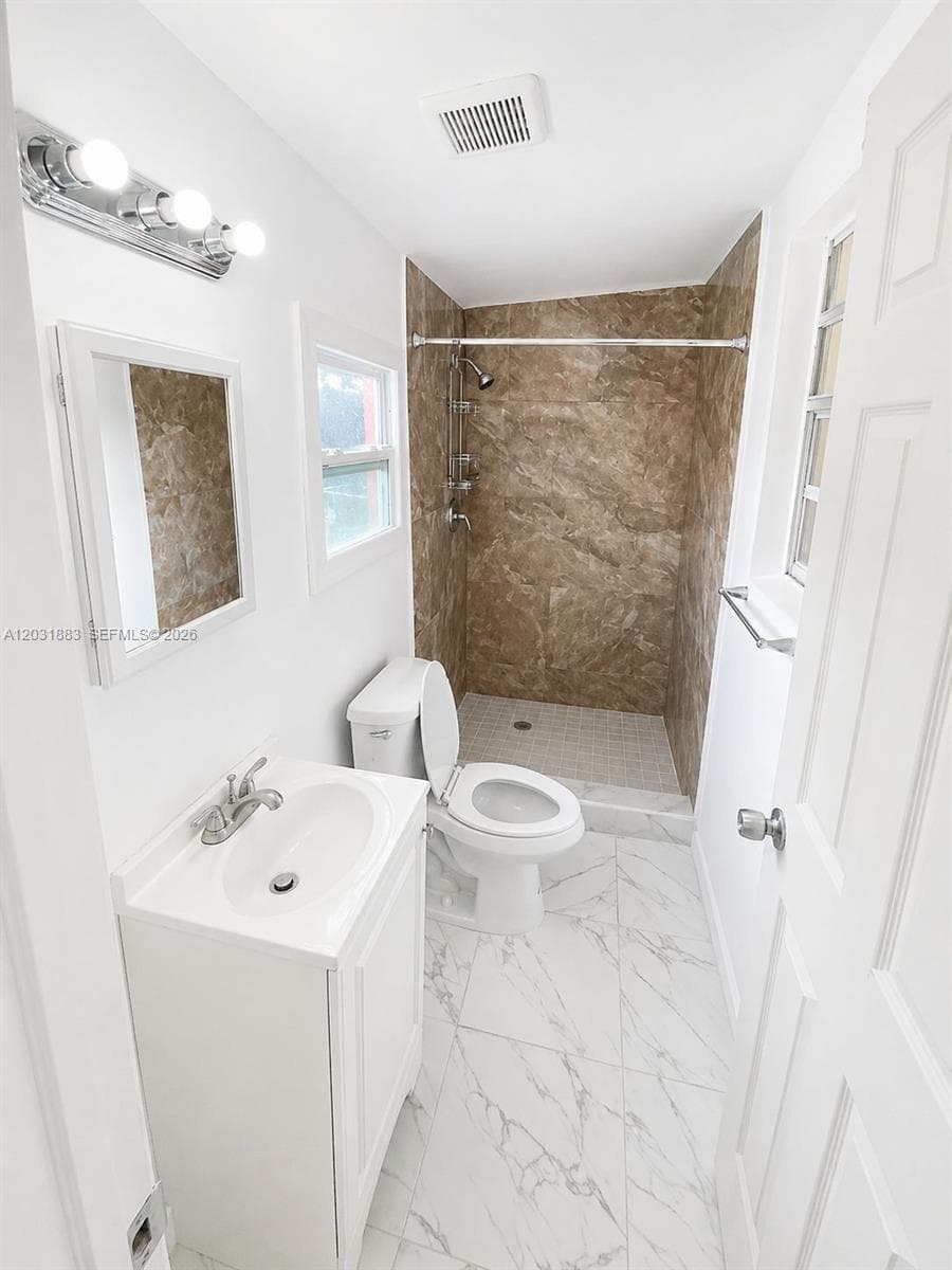 15720 NW 28th Pl photo 4