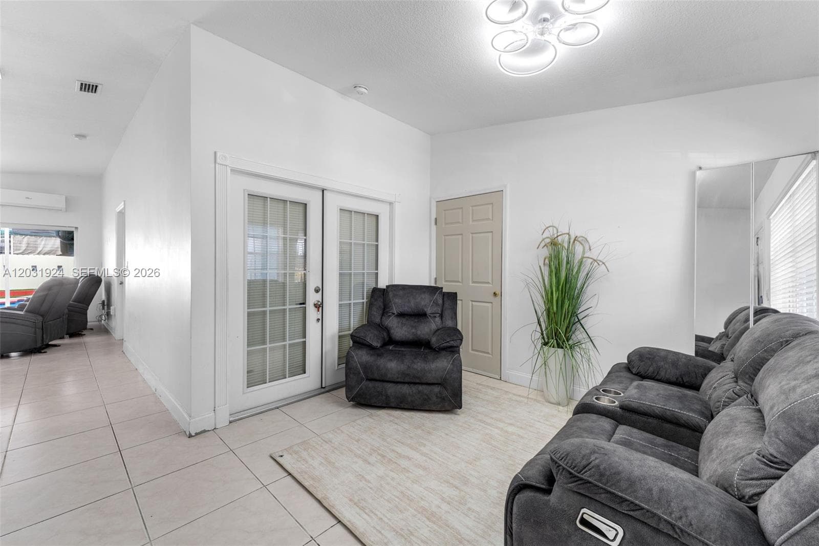14200 SW 147th Ct photo 4