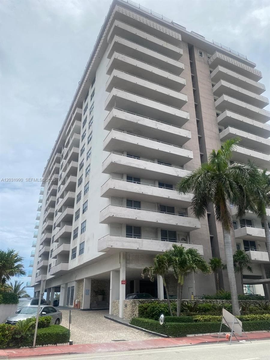 FOUR WINDS CONDO · #303 in Surfside - Photo 2