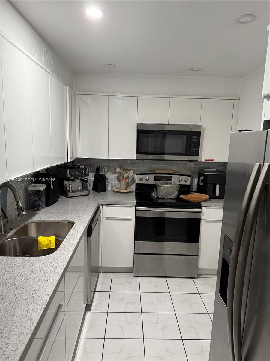 FOUR WINDS CONDO · #303 in Surfside - Photo 4
