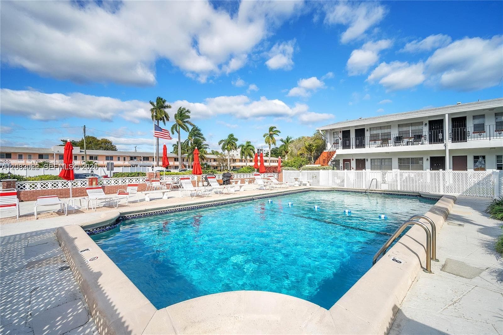 Colonial House · #405 in Hallandale Beach - Photo 3