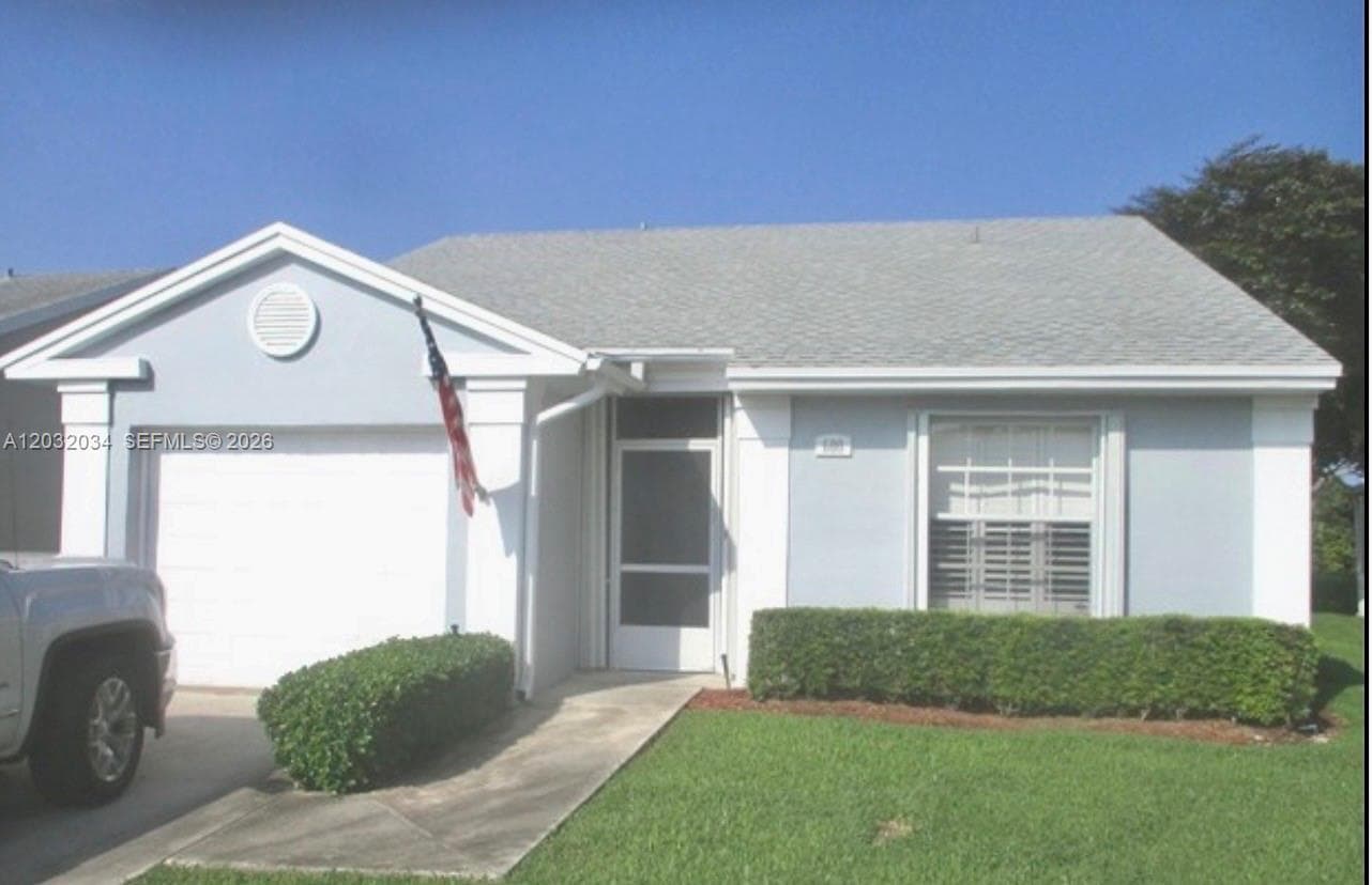600 SE 19th Dr photo 1