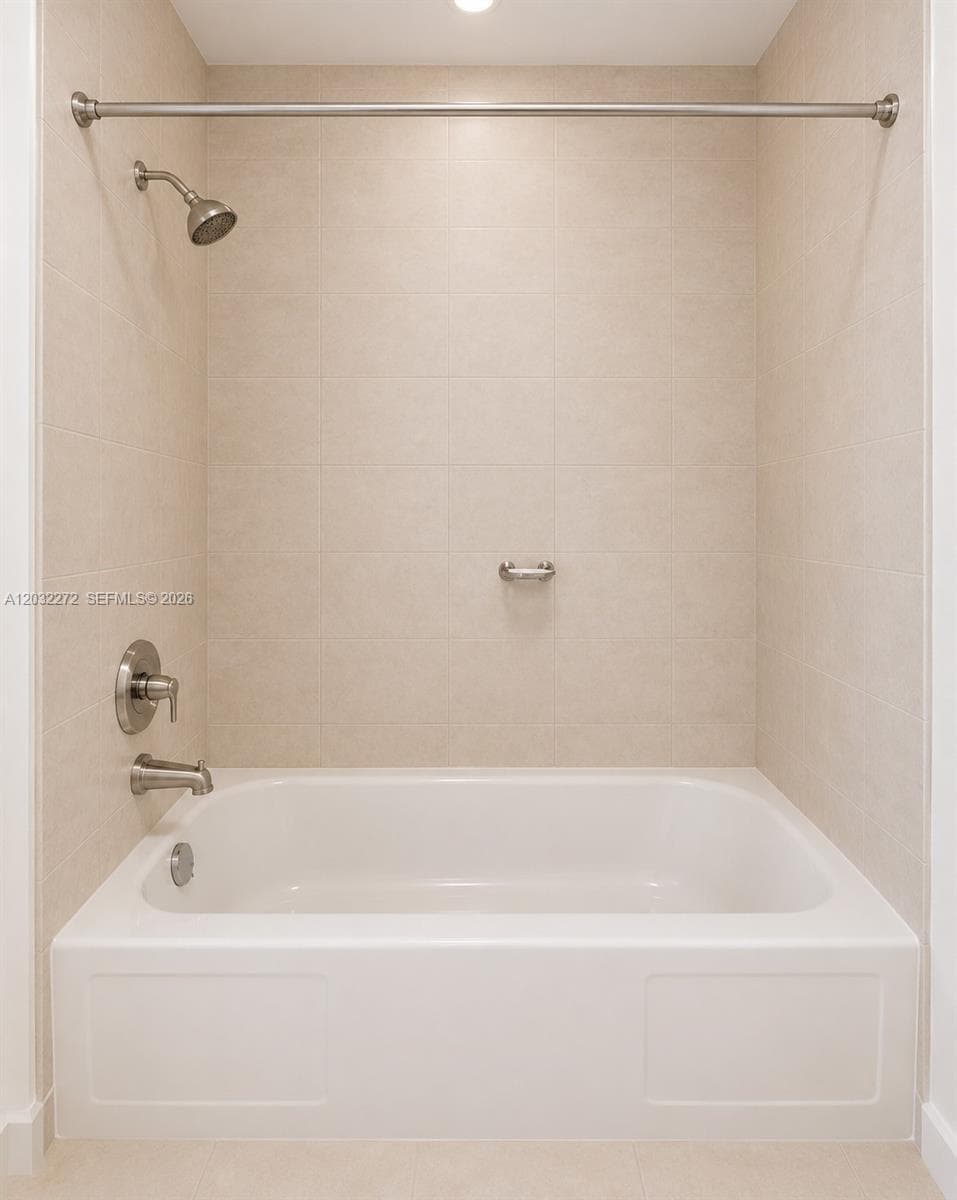 WINSTON TOWERS 700 CONDO · #1810 in Sunny Isles Beach - Photo 16