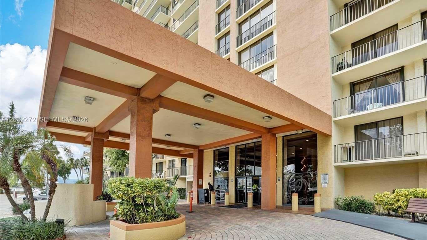 WINSTON TOWERS 700 CONDO · #1810 in Sunny Isles Beach - Photo 33