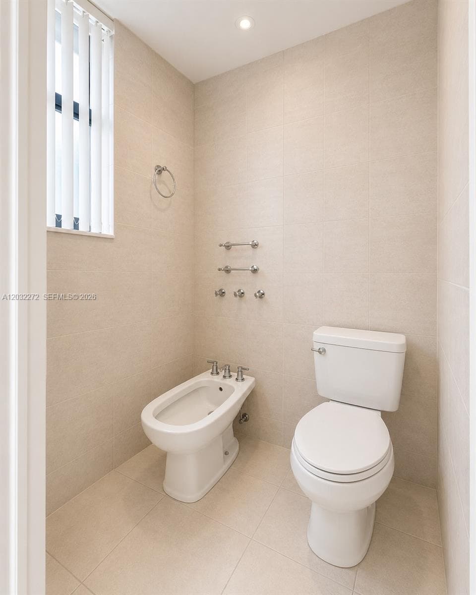 WINSTON TOWERS 700 CONDO · #1810 in Sunny Isles Beach - Photo 15