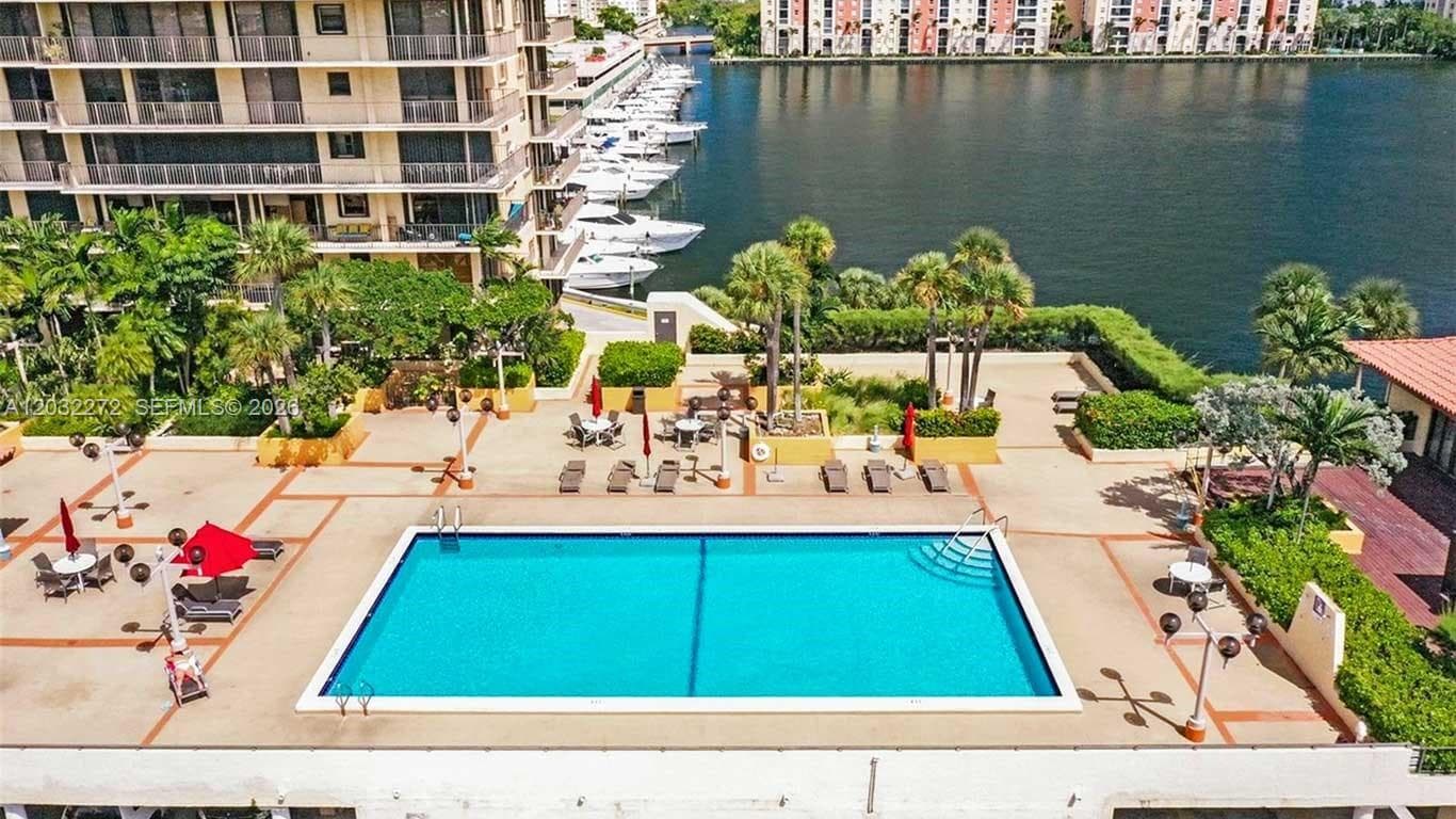WINSTON TOWERS 700 CONDO · #1810 in Sunny Isles Beach - Photo 25