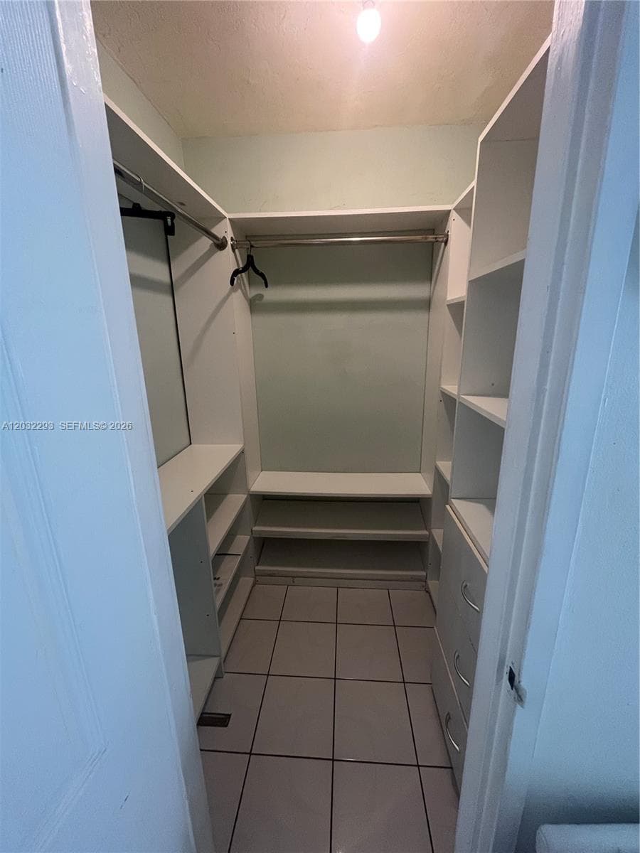 walk-in closet