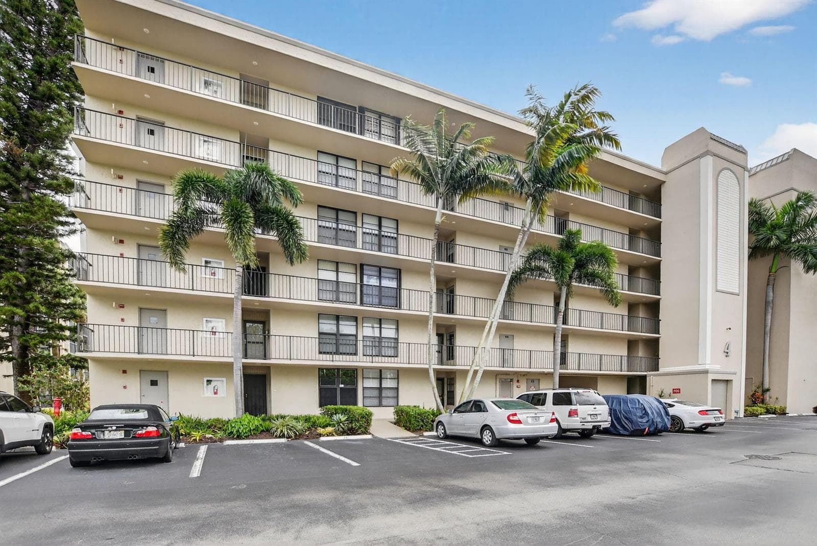 4 Royal Palm Way #601