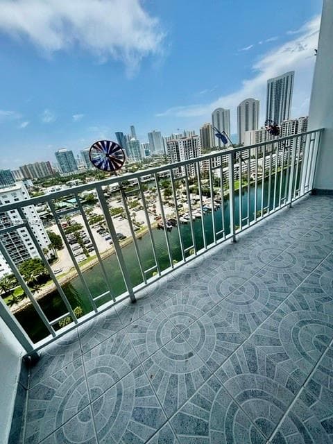 ARLEN 500 WEST · #1923 in Sunny Isles Beach - Photo 12
