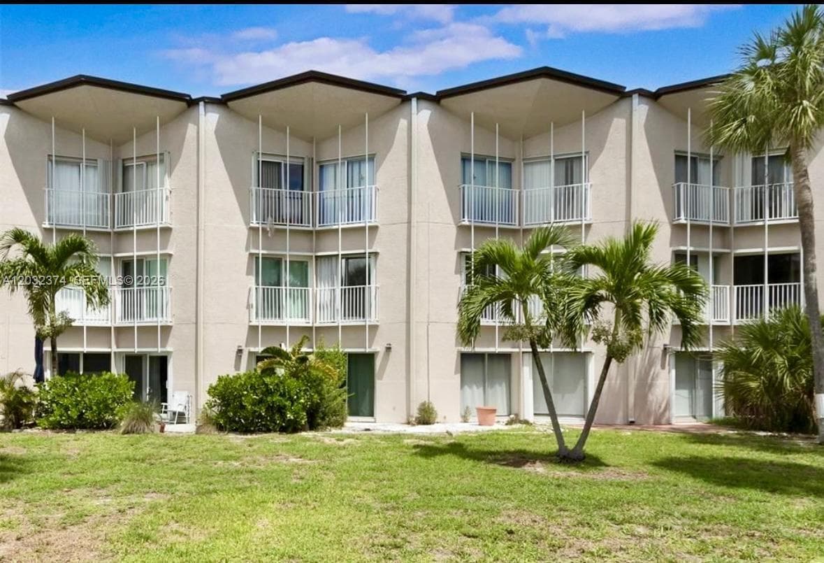 VILLAGE BY THE SEA CONDO · #205 in Lauderdale By The Sea - Photo 3