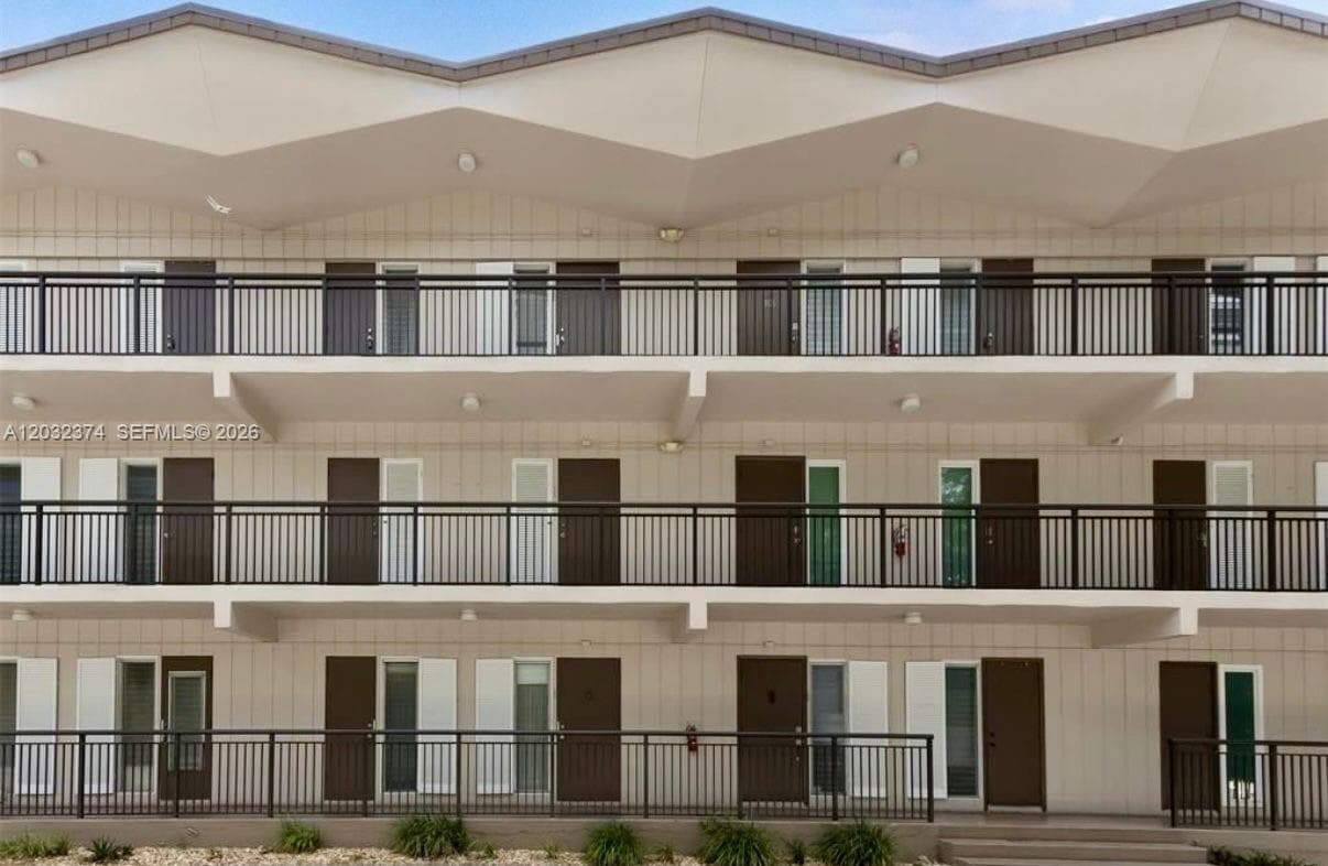 VILLAGE BY THE SEA CONDO · #205 in Lauderdale By The Sea - Photo 1