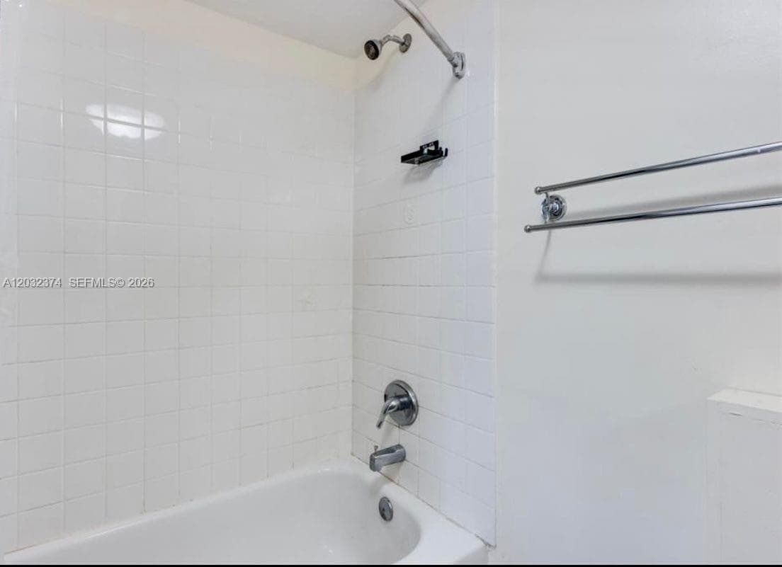 VILLAGE BY THE SEA CONDO · #205 in Lauderdale By The Sea - Photo 10