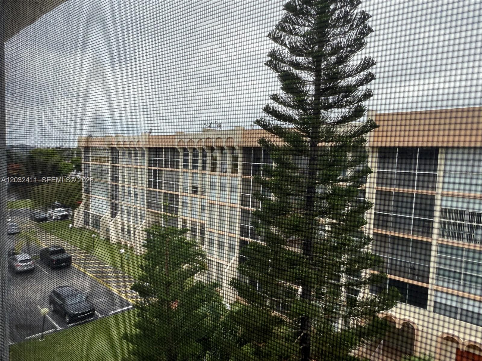 DESOTO PARK CONDO · #511 in Hallandale Beach - Photo 7