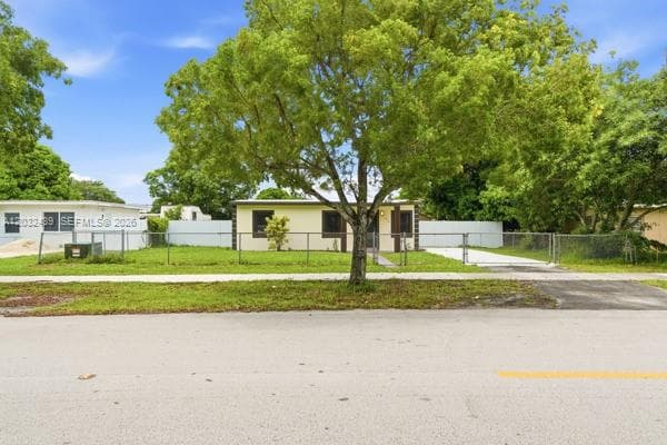 2520 NW 160th St photo 4