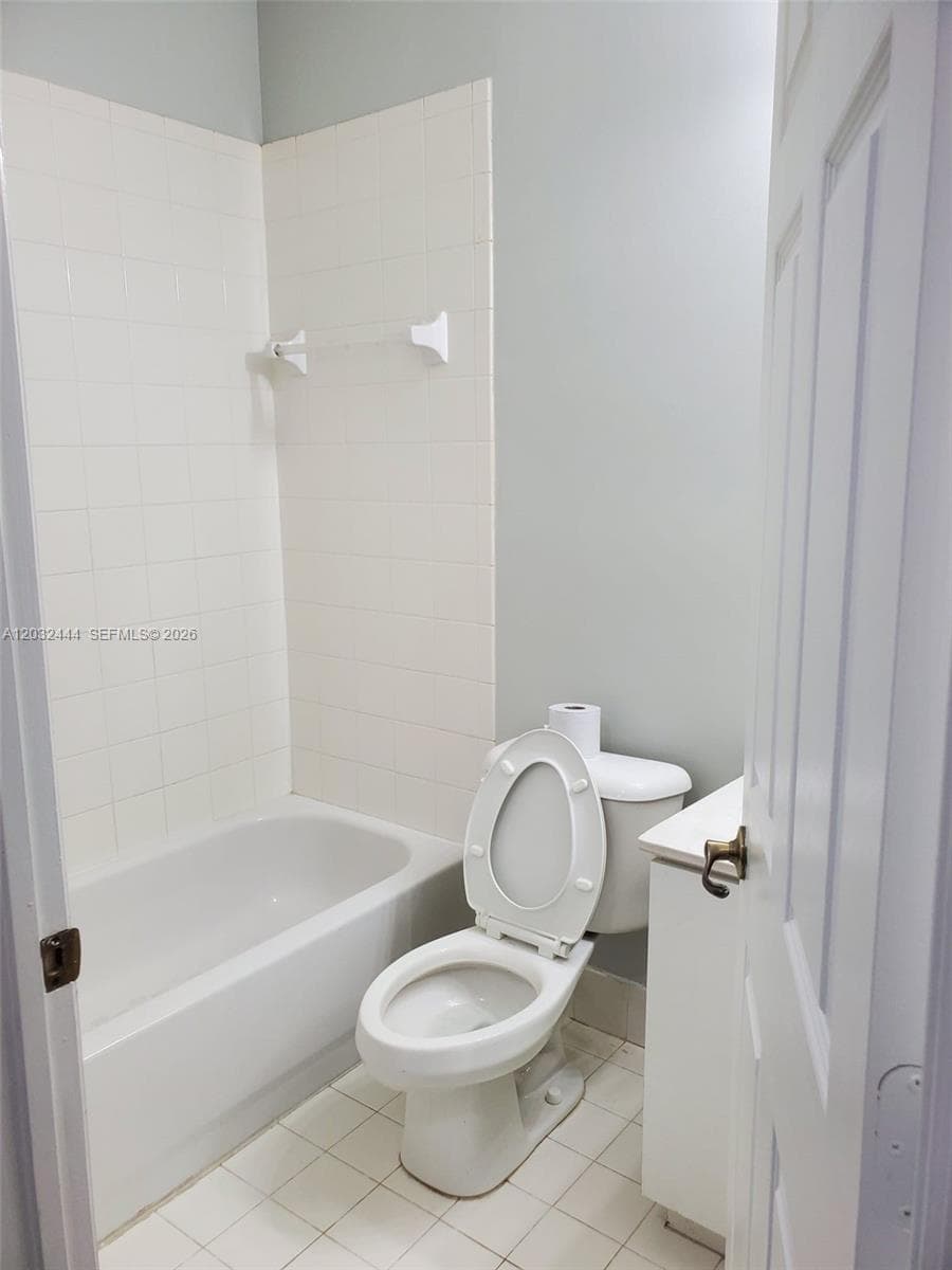 2242 NE 42nd Cir #2242 photo 15