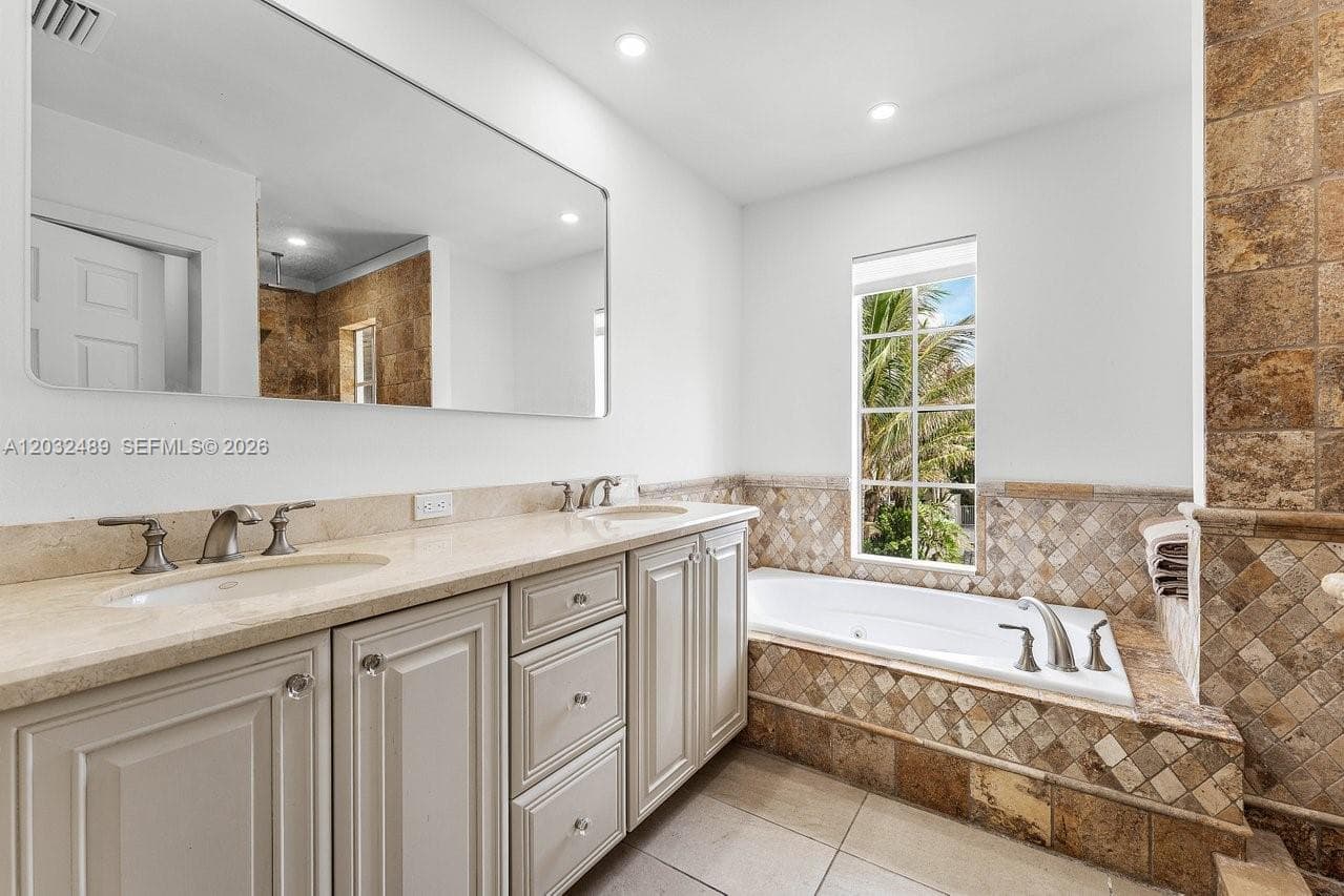 460 Surfside Ln photo 32