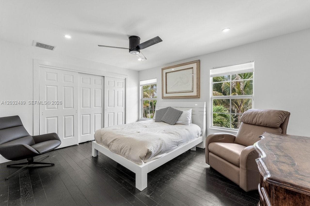 with on-suite bath