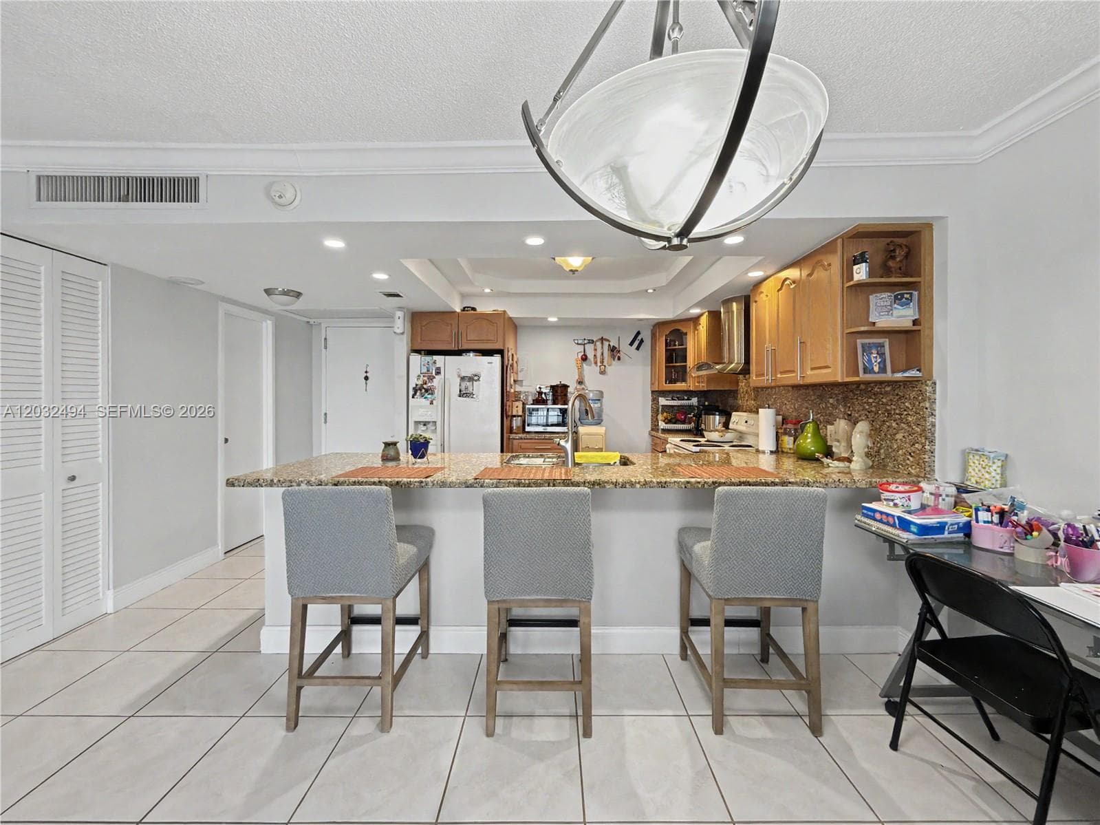 Arlen Beach Condo · #1711 in Miami Beach - Photo 2