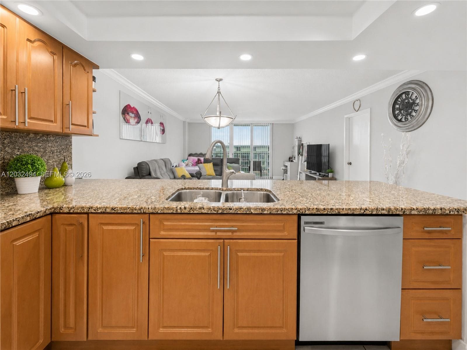 Arlen Beach Condo · #1711 in Miami Beach - Photo 3