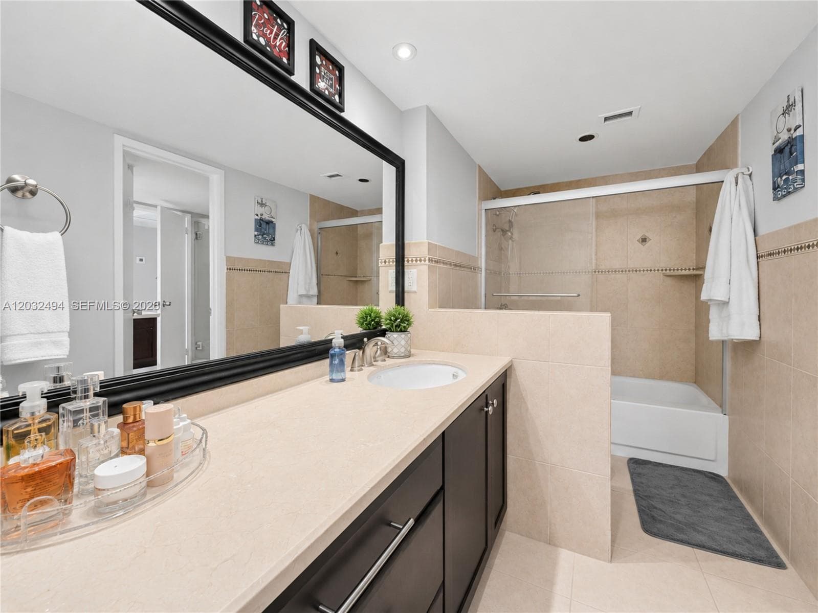 Arlen Beach Condo · #1711 in Miami Beach - Photo 8