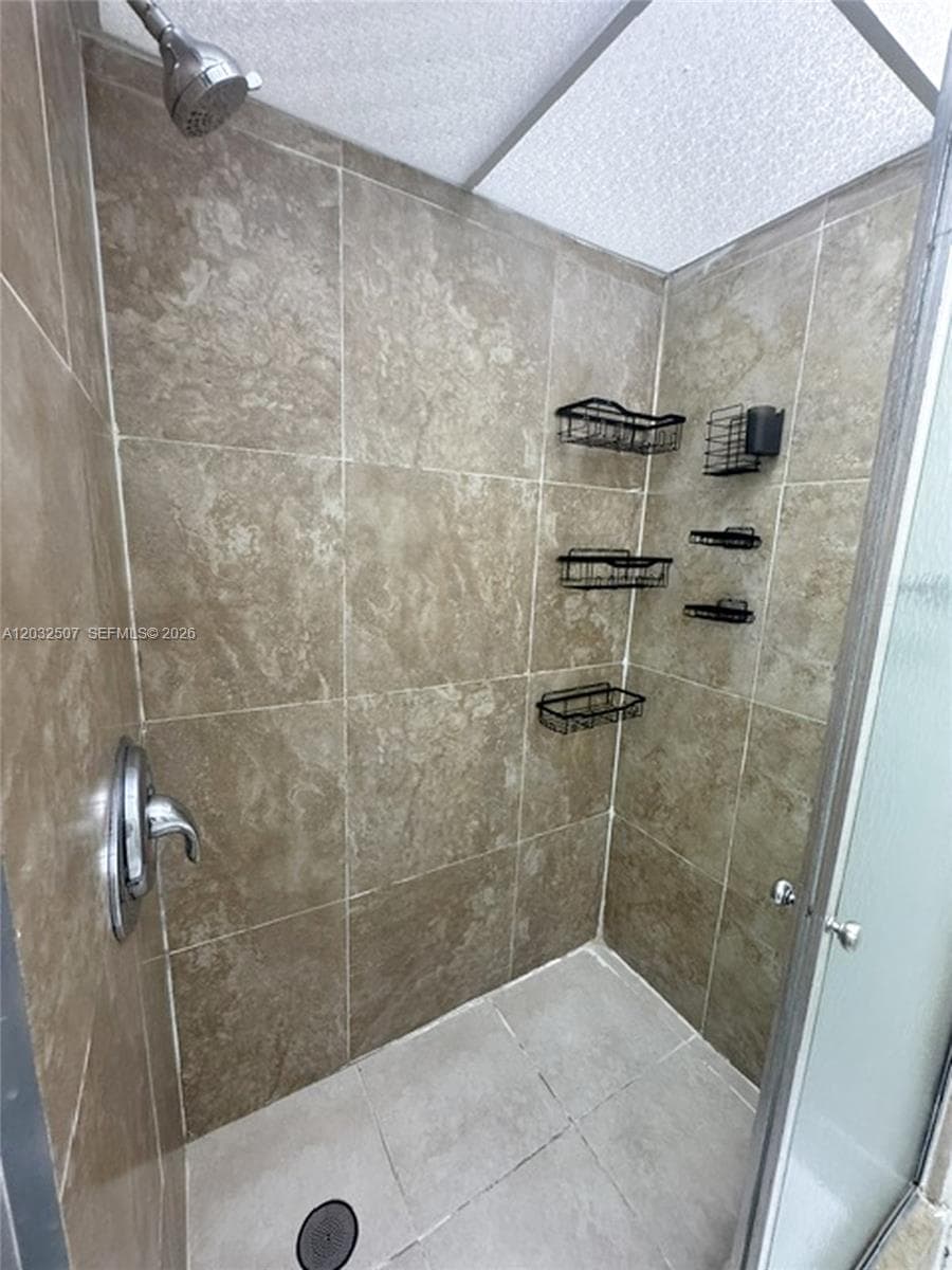 SAMARI LAKE EAST CONDO · #2249 in Hialeah Gardens - Photo 6