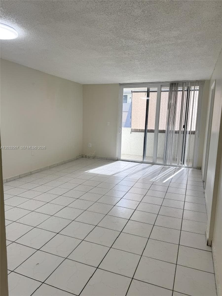 SAMARI LAKE EAST CONDO · #2249 in Hialeah Gardens - Photo 5