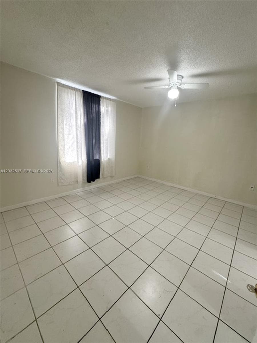 SAMARI LAKE EAST CONDO · #2249 in Hialeah Gardens - Photo 4