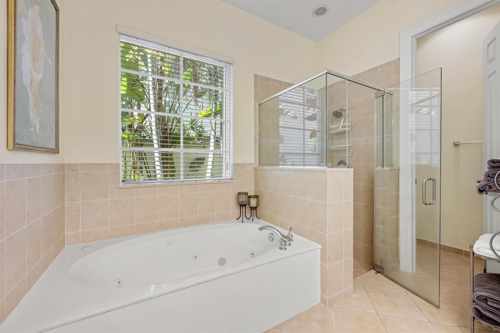 1st FLoor Primary Bath