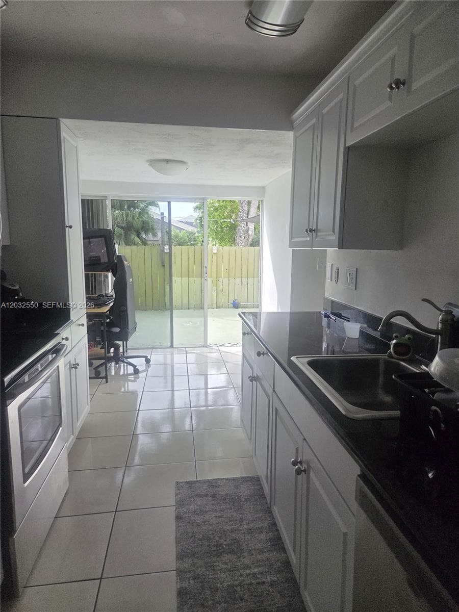 11871 SW 123rd Pl photo 4