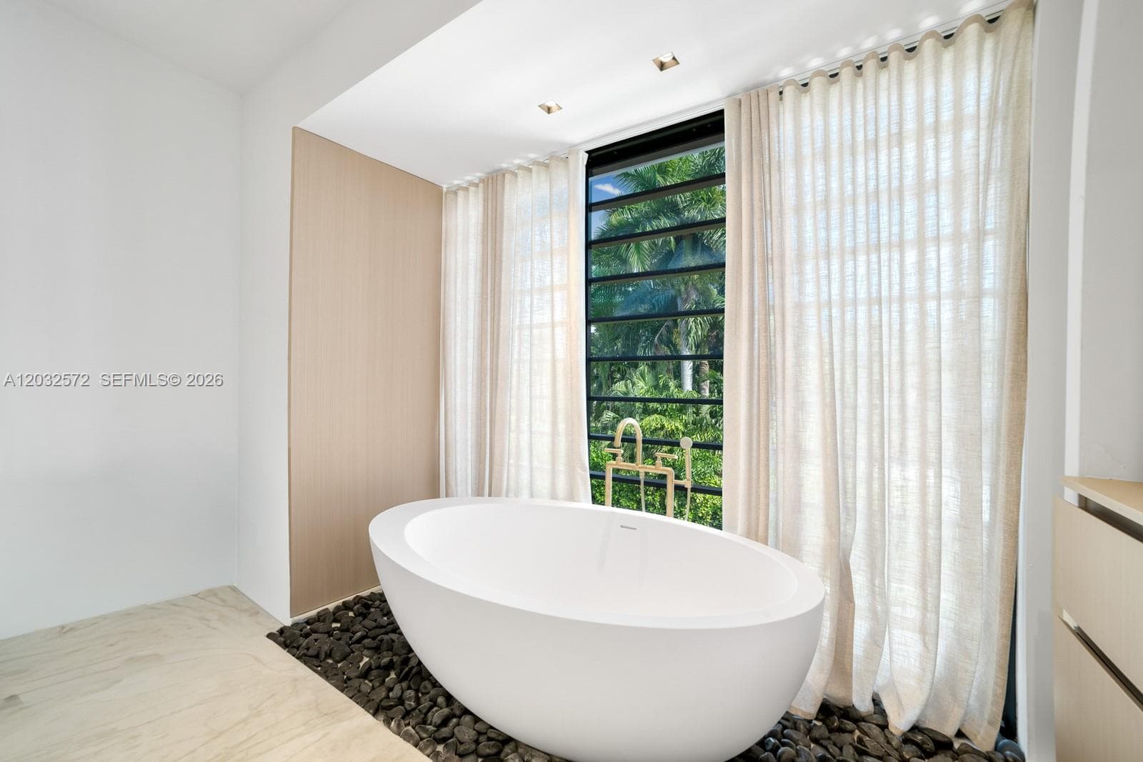 Primary tub