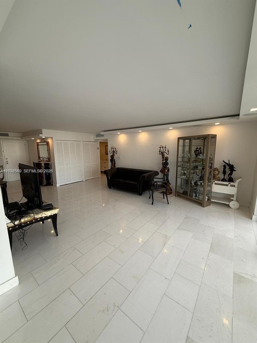 WINSTON TOWERS 600 CONDO · #2310 in Sunny Isles Beach - Photo 4