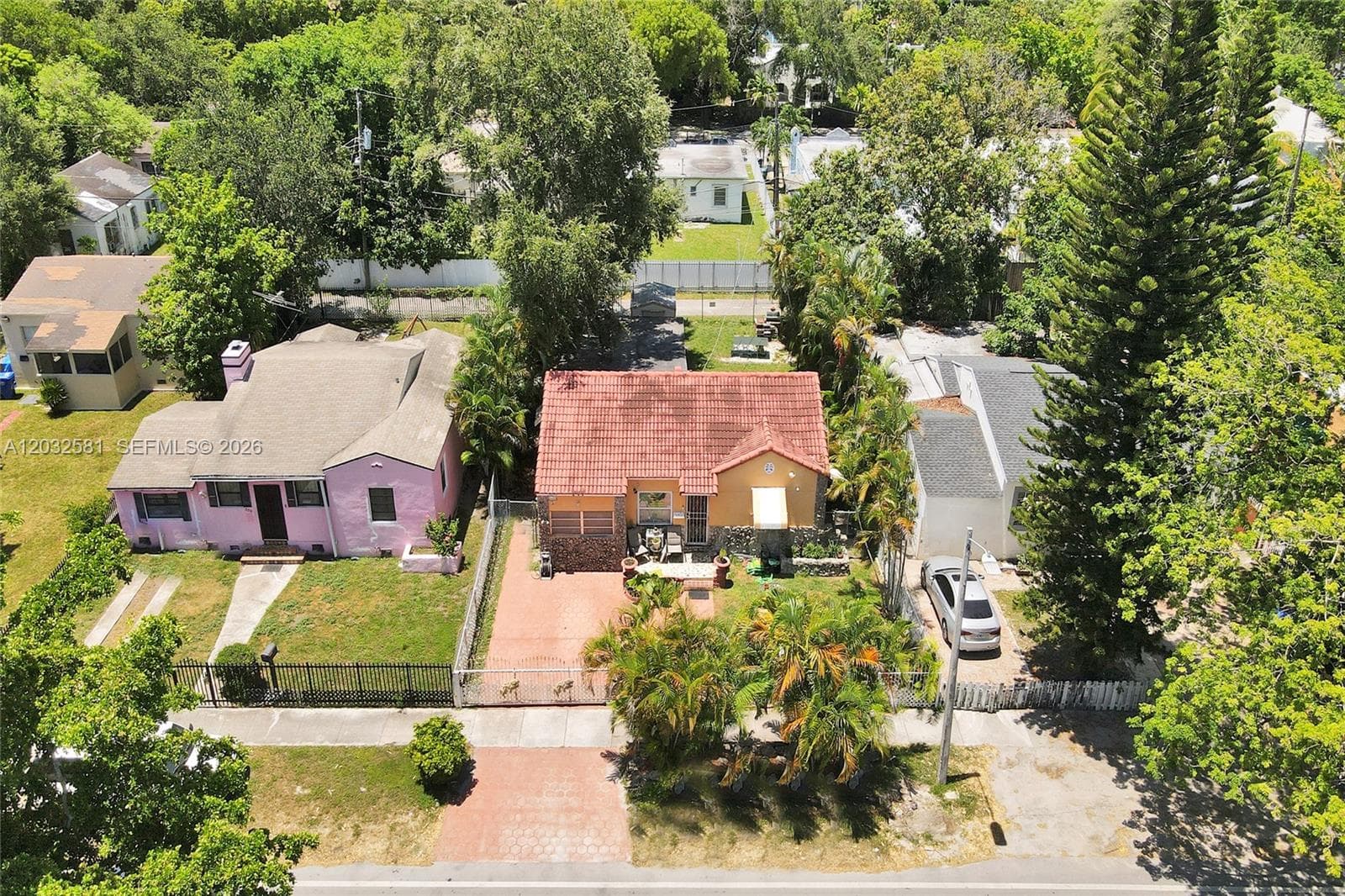 555 NW 46th St photo 4